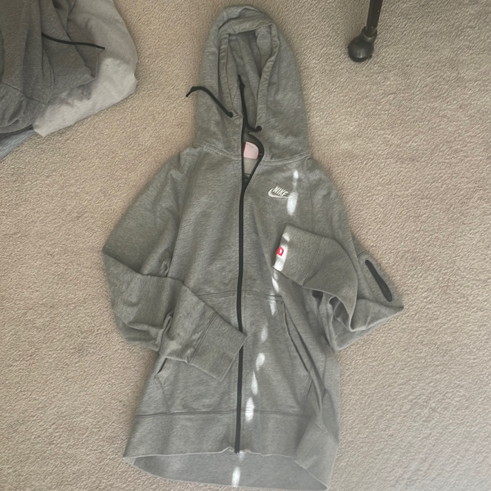 Nikes men’s full zip hoodie size M